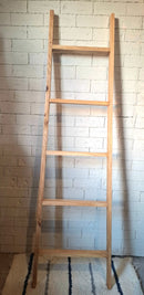 Escada Decorativa de Pinos